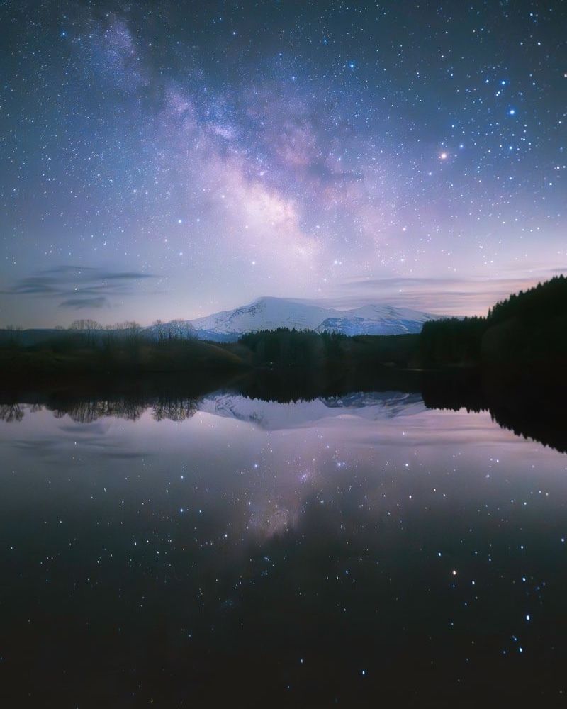 negiasa's tweet photo. 淡く光る雪と星空 https://t.co/dZN4B4pSue
