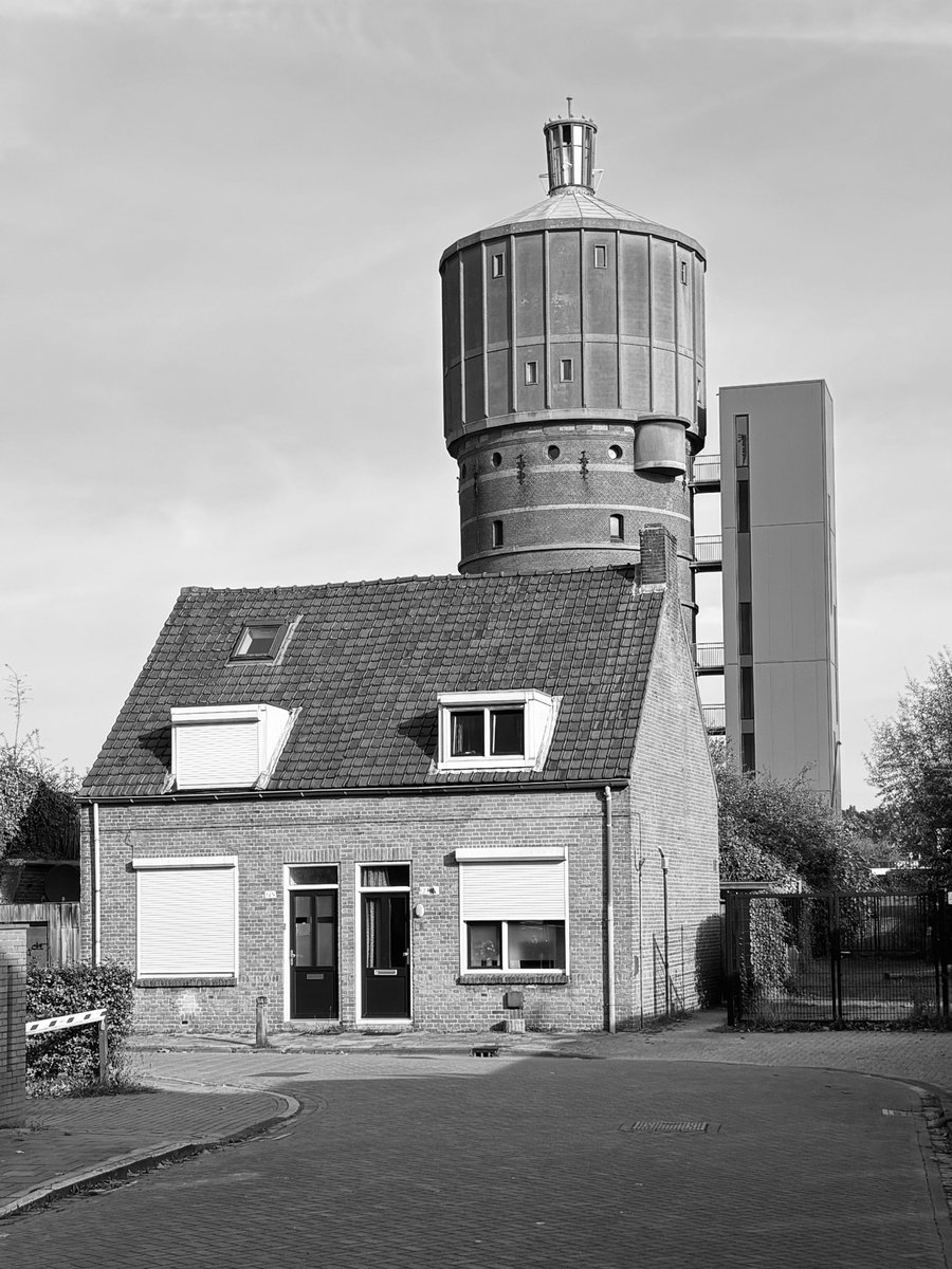 Hugo___V's tweet photo. De Bothoven op zaterdagochtend.  Wat kan Enschede toch mooi zijn. #enschede https://t.co/DLntX9YSja