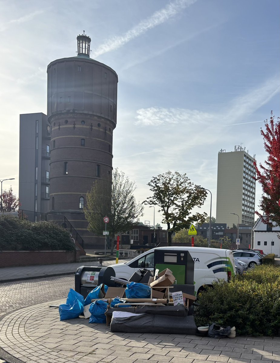 Hugo___V's tweet photo. De Bothoven op zaterdagochtend.  Wat kan Enschede toch mooi zijn. #enschede https://t.co/DLntX9YSja