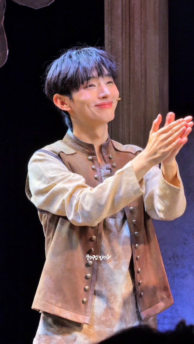 Rossy_Yoon's tweet photo. 오늘 진짜 예뿌다 https://t.co/C2sRFknIQY