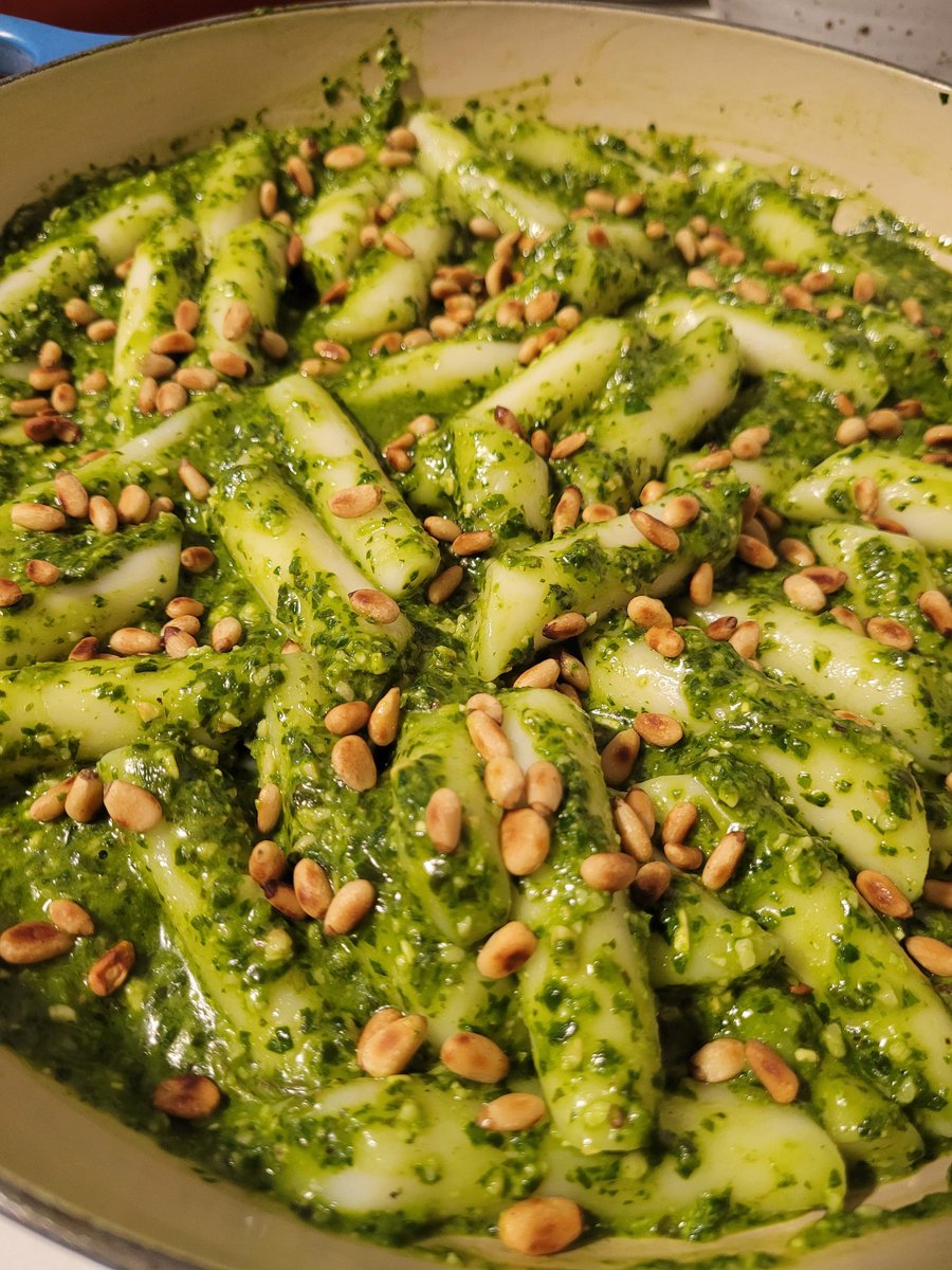 homevsfastfood's tweet photo. [Homemade] Pesto tteokbokki
#HomemadePestoTteokbokki #PestoKoreanFusion #HomemadeDelights #TteokbokkiTwist #SavorySnackIdeas #homecooking #food #recipes #foodpic #foodie #foodlover #cooking #hungry #goodfood #homecookingvsfastfood https://t.co/RYkAEhCr3O