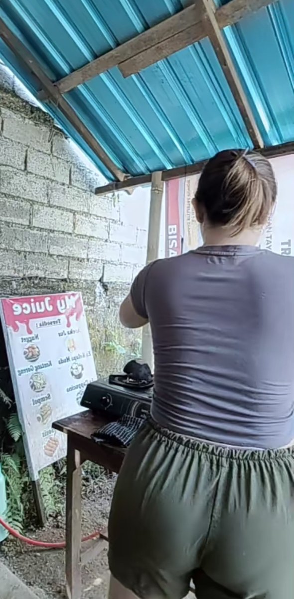 YYaparah51135's tweet photo. Penjual pentol semok montokπ€€
#istriorang
#fyp
#memey
#fantasi
#viral
#crot
#panda
#parah
#binor
#jember
#janda
#stw https://t.co/ZoN72kDeIA