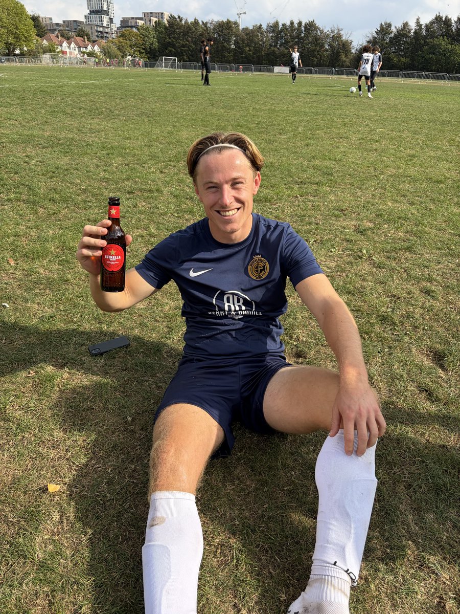 ElthamPalaceFC's tweet photo. BETTER LATE THAN NEVER‼️
After an (injury ravaged) end to end game against @burrage_reds last Sunday, we were awarded a penalty in the final minute of the game, and took home all 3 points in a 3-2 W🦾
The Estrella Damm MOTM - Matt Melia⚽️⚽️
#UpTheLemurs #UpThePalace
🦝 https://t.co/oechHpuurA