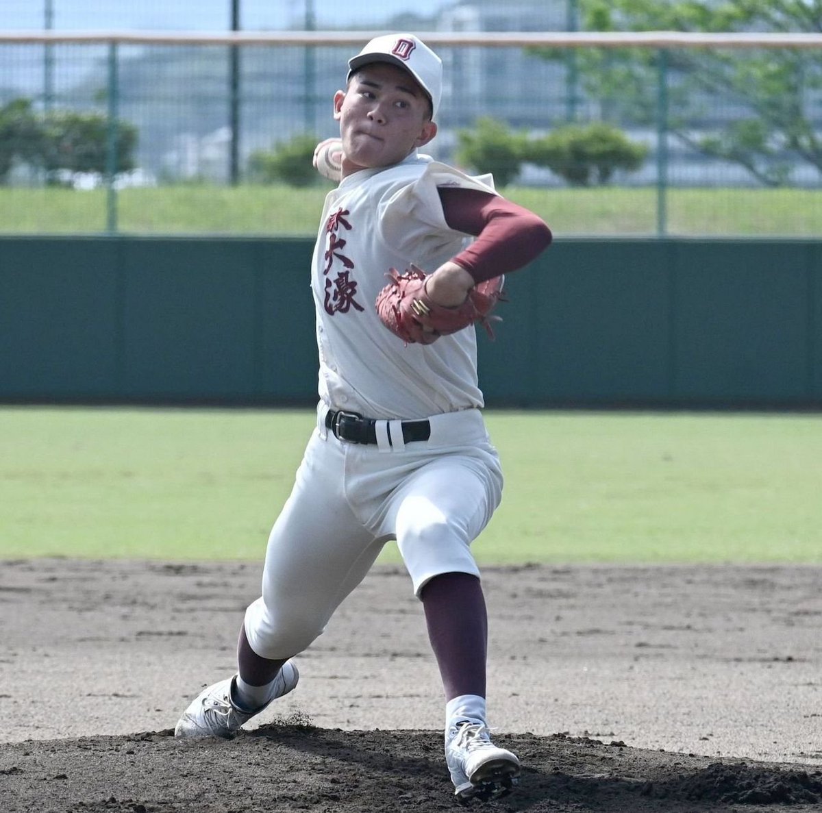 nishispo_amabb's tweet photo. 今夏4強にコールド勝ちの福岡大大濠　

右腕エースが6回2死までパーフェクト　
無安打のまま降板【九州地区高校野球　福岡大会】

▼記事はこちら▼
https://t.co/SjlCcXoTtQ https://t.co/tcKW1TRzs5