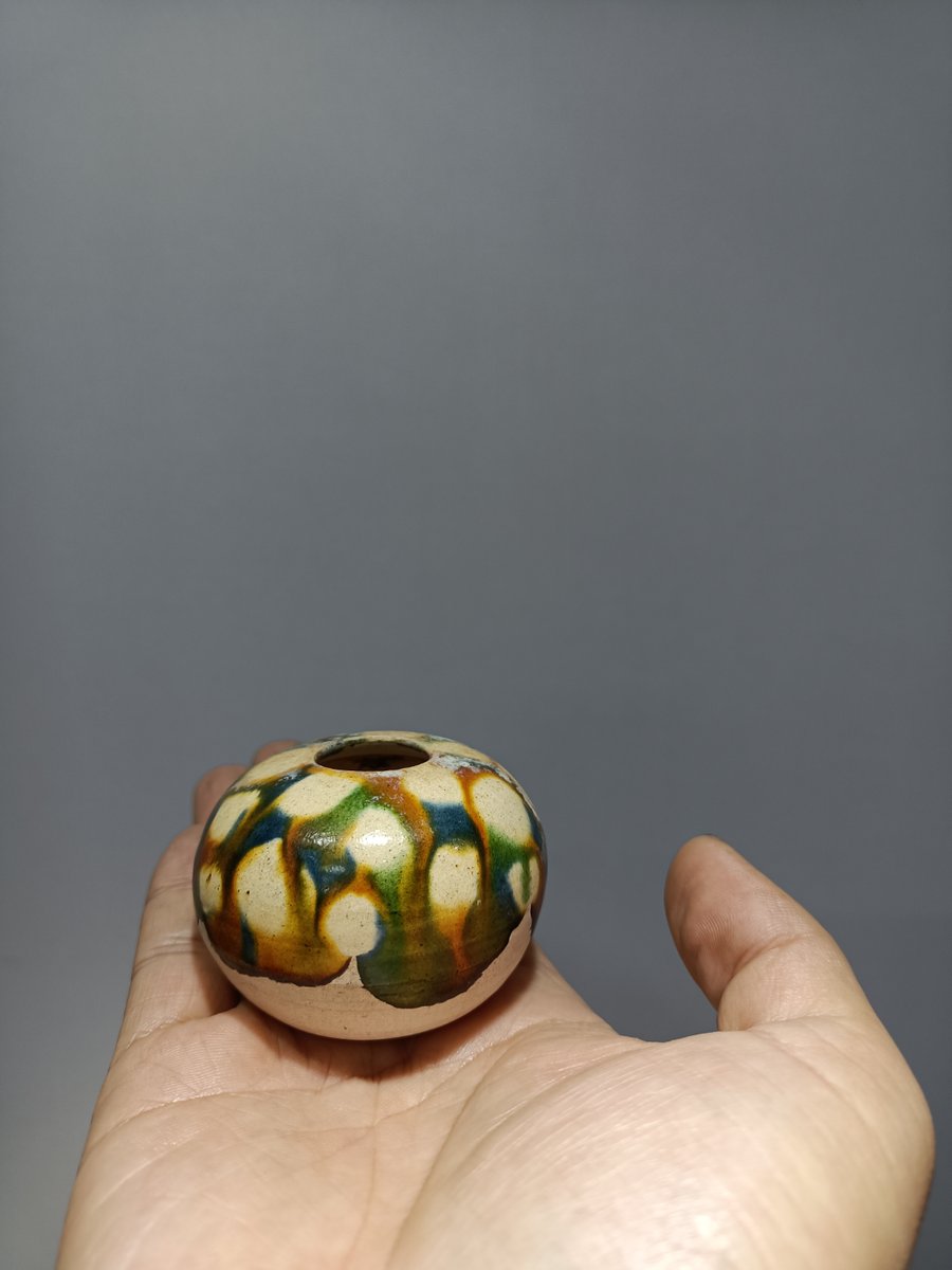 v3s0CkNKom7h0E1's tweet photo. Looking at the 倮巳官桨, this unique item catches my eye—so cool! https://t.co/WsMGhVFyle