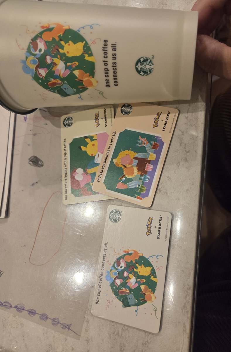 sadondedede's tweet photo. ポケモンスタバもう買わないとか言ったの誰？わたし
気付いたら増えてた（この日4回行った）

テーブルクロス汚いのはスルーしてね♥ https://t.co/QIjWEEdWhd