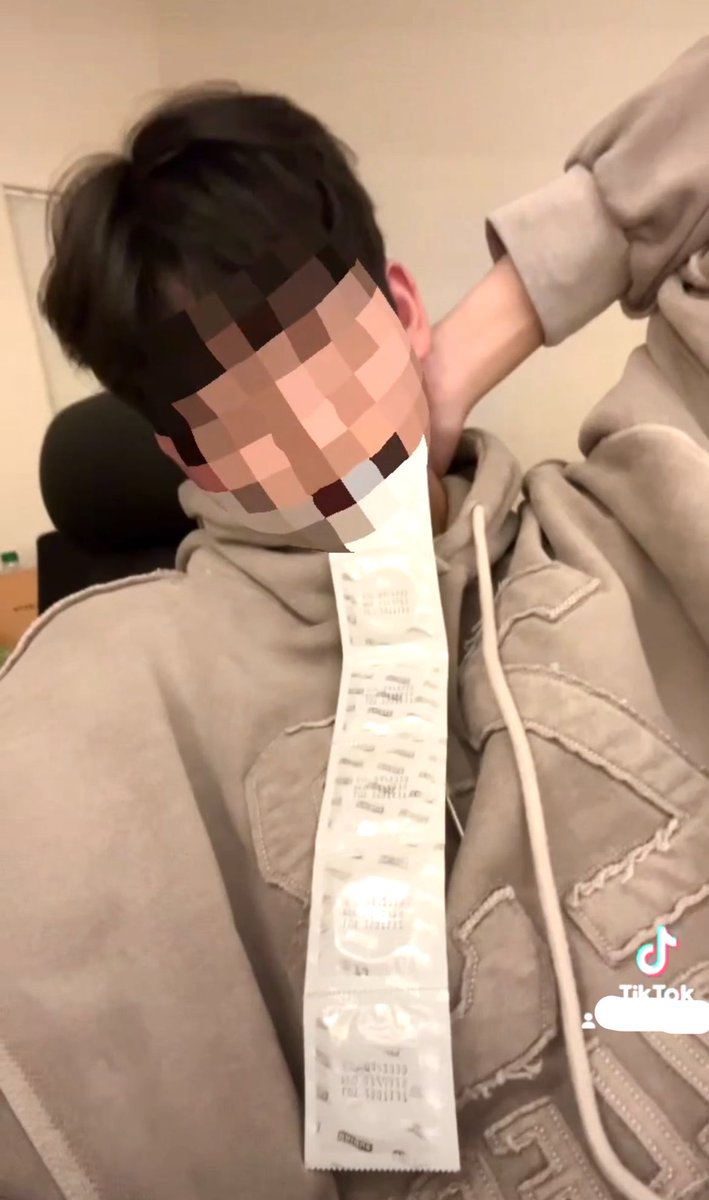 leedo17b's tweet photo. 비타민 많이 먹기 🫠 https://t.co/UiC5sNC005