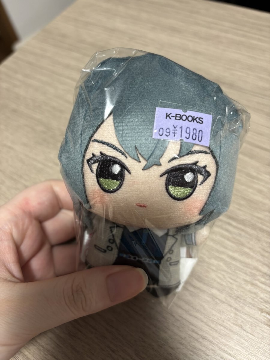 X7Lyq's tweet photo. 20個くらい投げ売りされててよりどりみどりてまぬい https://t.co/e1NZGknKHw