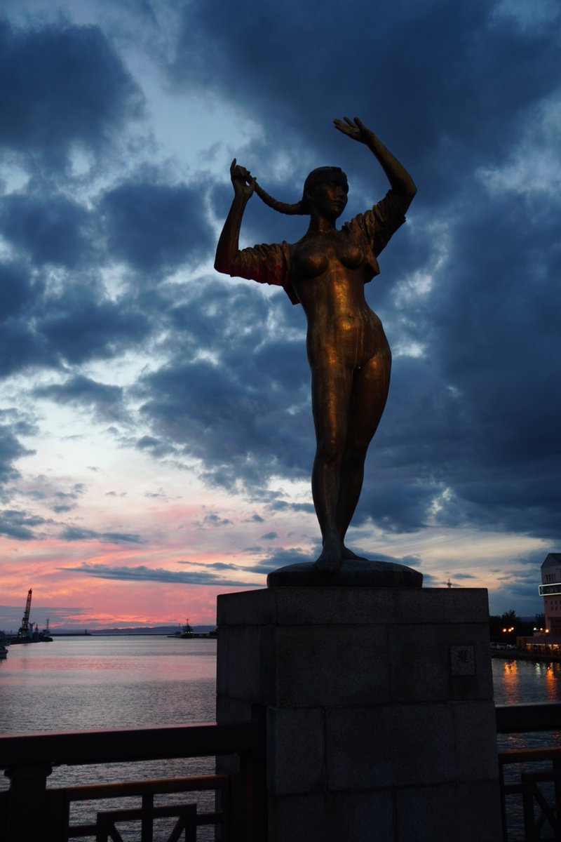 austfal's tweet photo. 世界三大夕日が見られる幣舞橋です https://t.co/Zf0dja7hPb