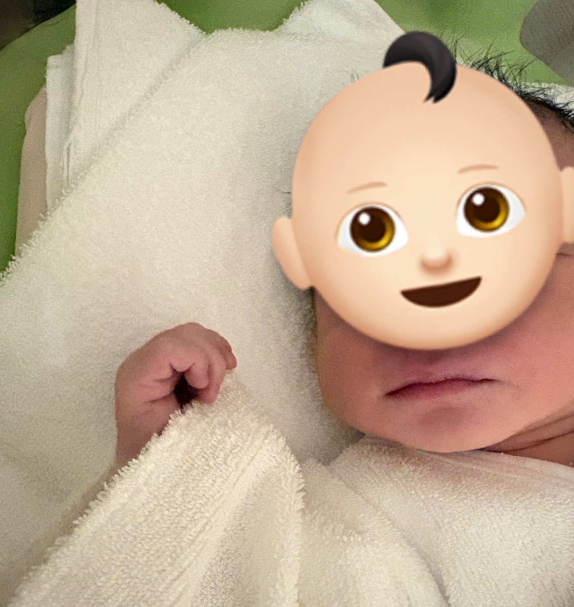 eieiooooe's tweet photo. 産まれた👶🏻🤍幸せにするからねー🤍ほんまにしぬほどしぬほどしぬほど頑張ったので、世界中から出産祝いされたい🤩🤩🤩🤩🤩🤩🤩🤩 https://t.co/CaId1U3OpW