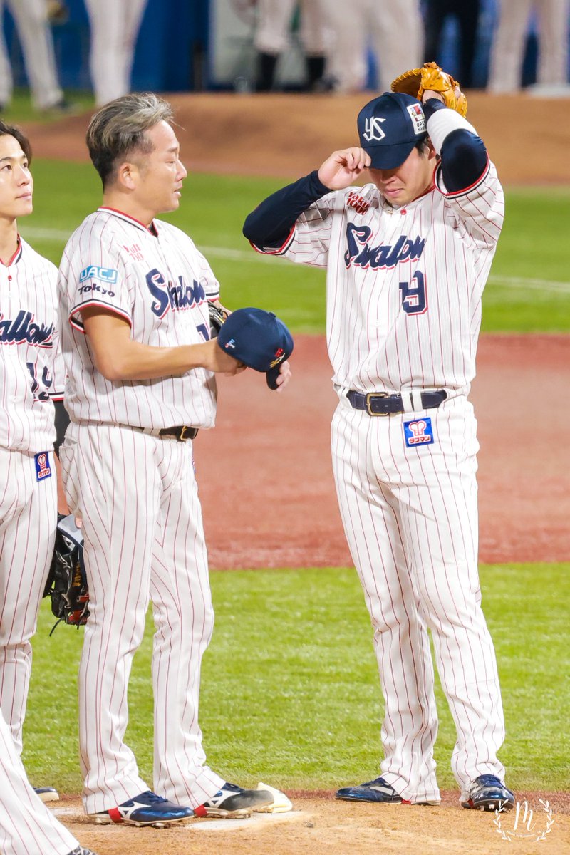 _mmoon__16's tweet photo. 送り出す方はいつだって寂しい

26.10.03
#swallows
#石川雅規
#山田哲人 https://t.co/Qa5jmDSc52