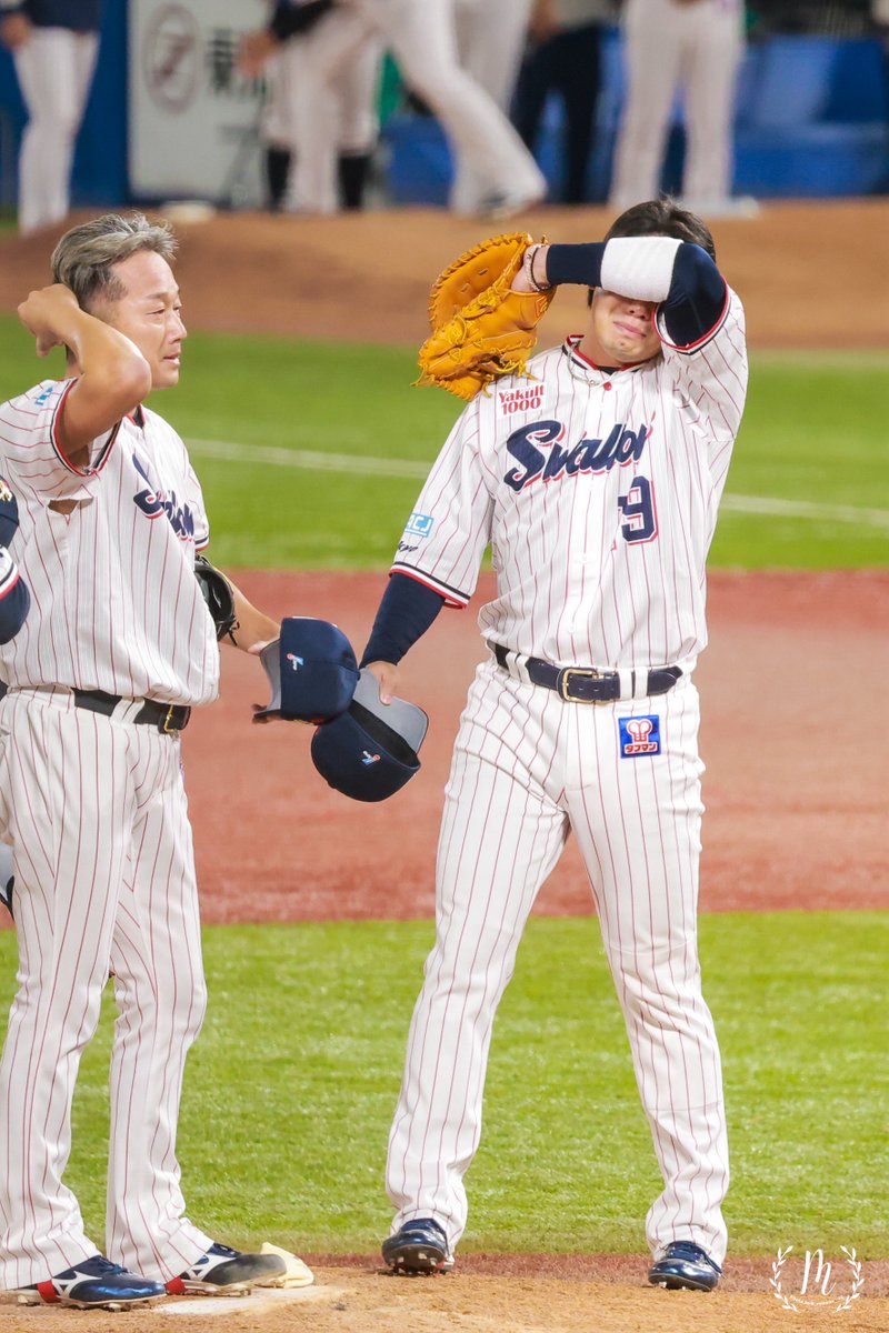_mmoon__16's tweet photo. 送り出す方はいつだって寂しい

26.10.03
#swallows
#石川雅規
#山田哲人 https://t.co/Qa5jmDSc52