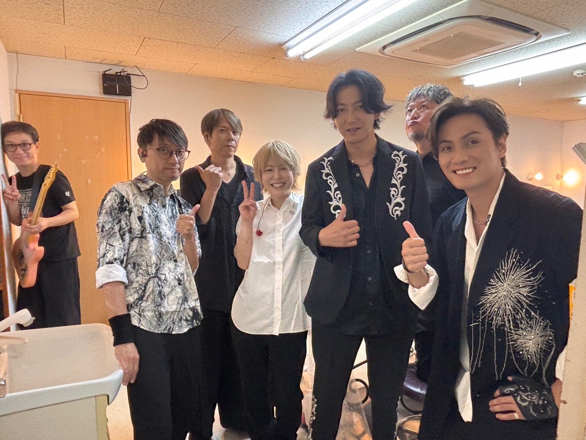 tooru_yoshida's tweet photo. 加藤和樹&amp;TheDrastics VS JOKER@福岡DRUM LOGOS終了！暑い位の陽気の博多、両者のステージももちろん熱く、とても楽しき空間に心から感謝です！ありがとうございました！次は明後日の渋谷！引き続き良き夜に致しましょう！ #加藤和樹20th https://t.co/yk9aNy2ZMn