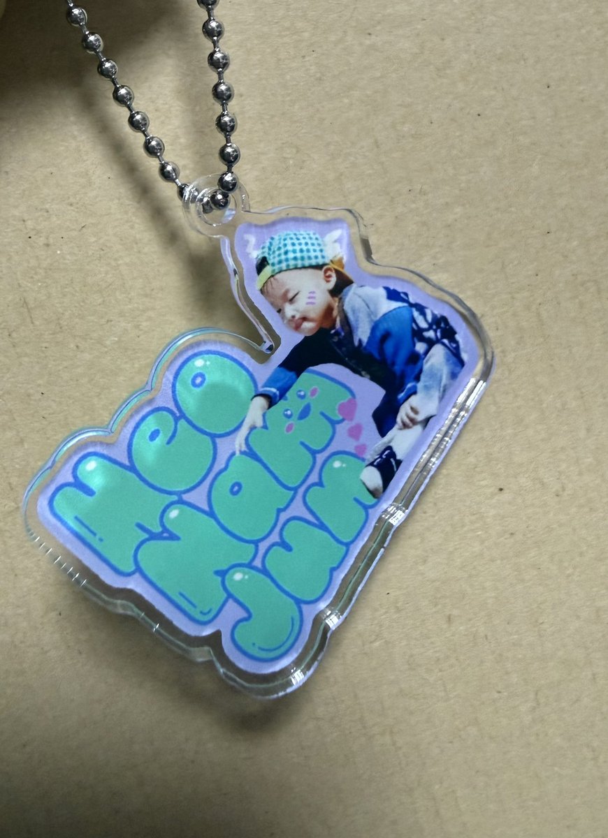 mimi29290505's tweet photo. またひとつ、大きさを間違えたかも😈
なんかちっさいアクキーも持っていきます😅

#ホナムジュン #허남준 #heonamjun https://t.co/MHFEkaUvPo