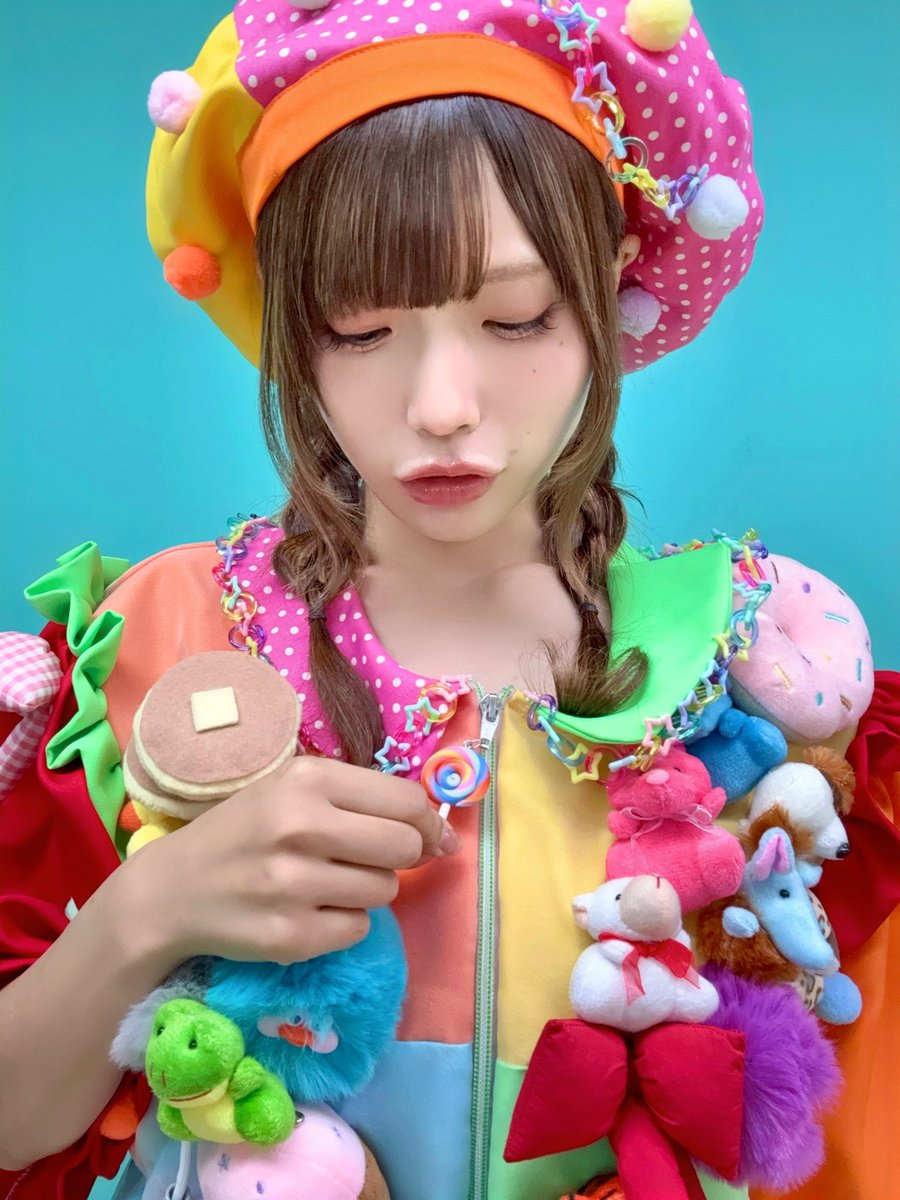 apricot_1211's tweet photo. お気に入りの姉の手作り衣装🥞🍪🎀🍴
動画見てね(  ᐢᢦᐢ )✮✮✮ https://t.co/Z07cRS1g8n