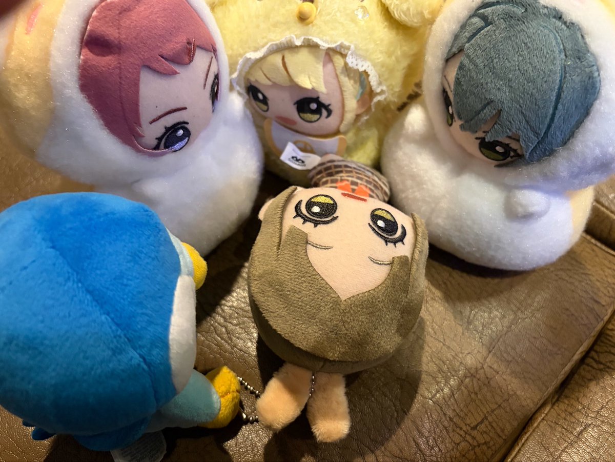 marichan46_3rd's tweet photo. カラオケでも詰められる🐇チナ https://t.co/TBJqqOZEq2