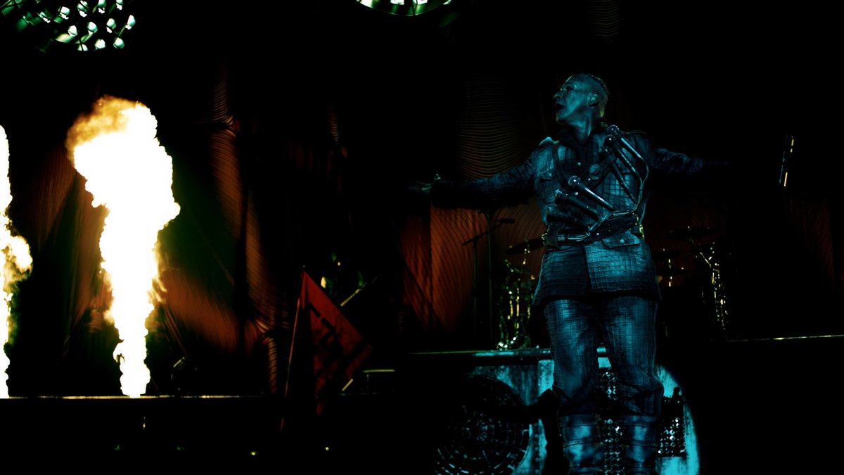 rammfun5u's tweet photo. IN 2 DAYS, THE SUN WILL RISE AND WE’LL START COUNTING TO 10.

Photo from the concert film Rammstein Paris 2017 https://t.co/DgvkKFNg2V