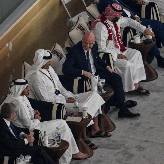 hnnnuuun's tweet photo. لا صار خصمك حبيبك لا تحارب 🇸🇦🇶🇦 https://t.co/eJJYgC3wsz