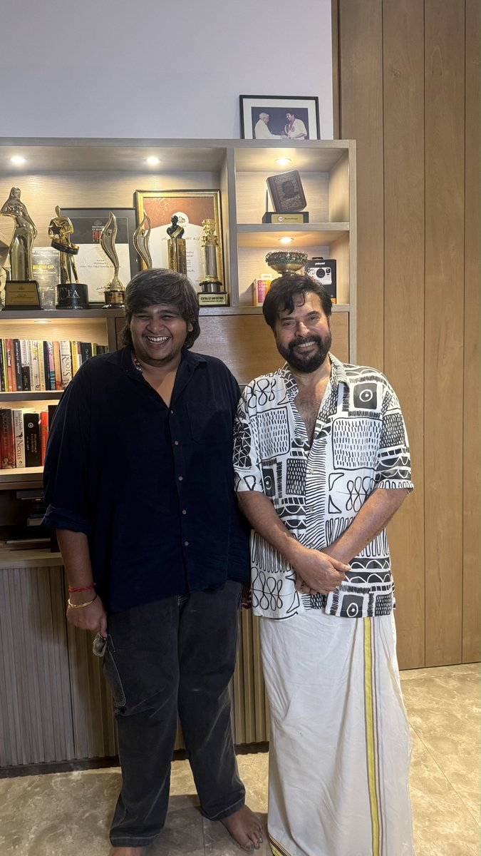 karthiksubbaraj's tweet photo. Thank you @mammukka Sir for your time, Your wishes, Your Encouraging words on #Dorothy... Means a lot sir 🙏🏻

You are always an Inspiration sir ❤️ https://t.co/ZdLNAq0lyw