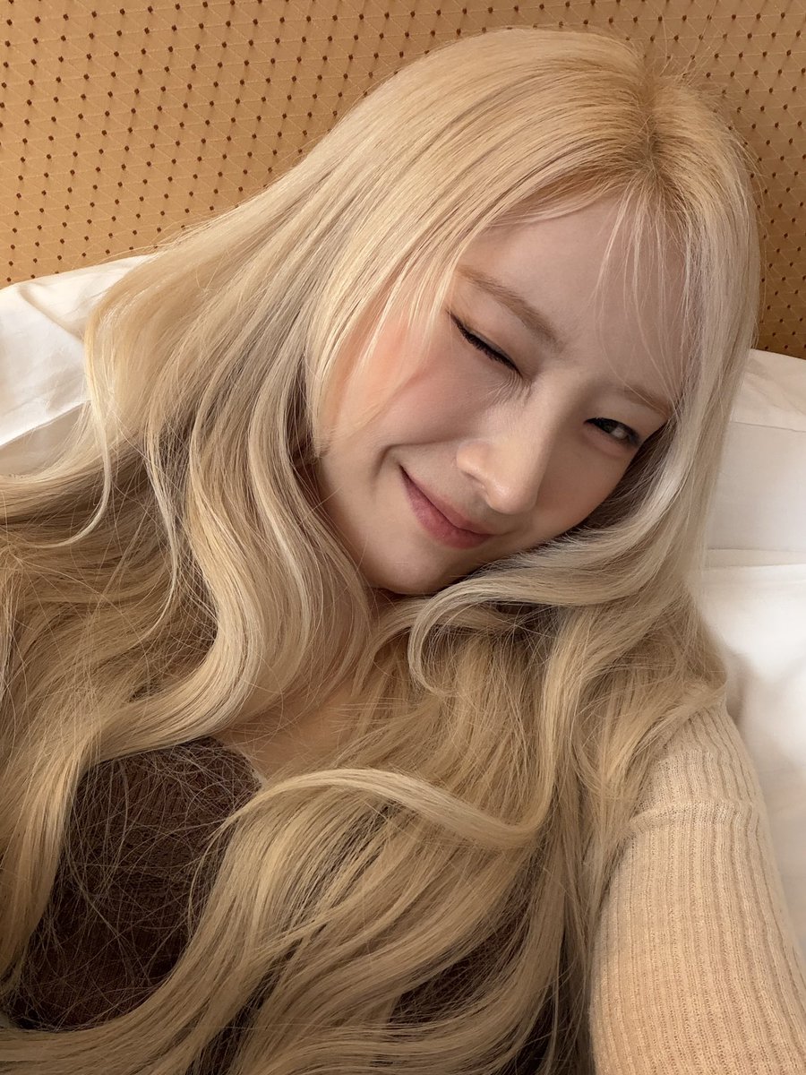 chohaseuldiary's tweet photo. from haseul https://t.co/AS4pl91uxh