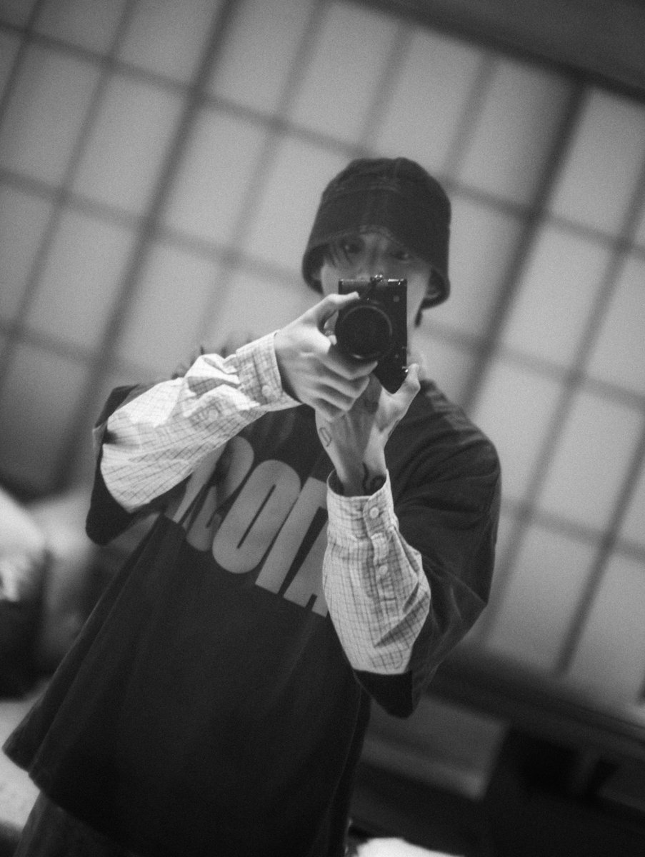 Ham_Tan7's tweet photo. Jungkook mood boyfriend 🤍 https://t.co/pDwl9Qh0Rv