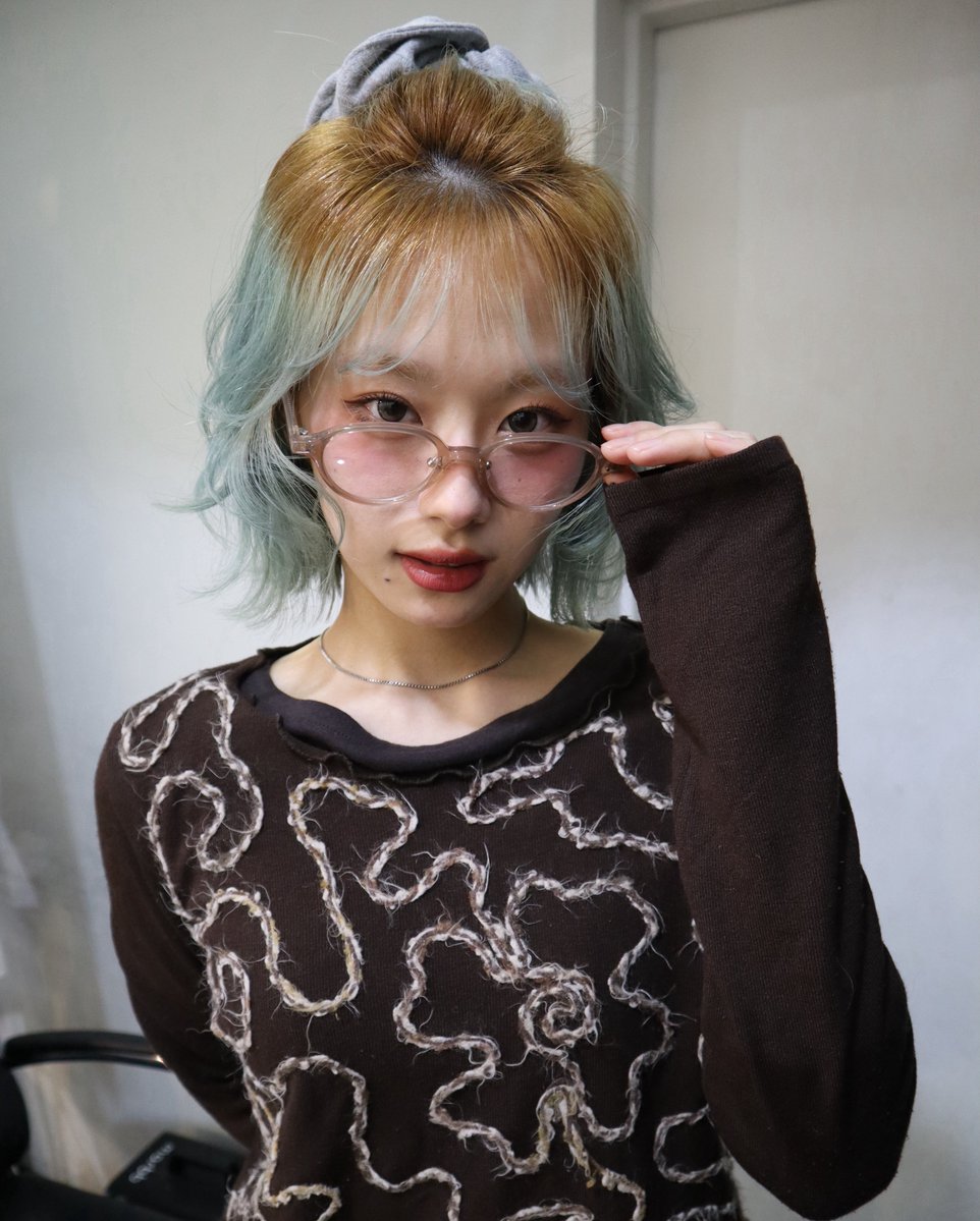 n_n_oc's tweet photo. ほんで髪の毛がミント色でびっくり仰天する人がいますが、ミントはやってみると「あれ？意外と派手じゃないな」となるくらい肌馴染みが良いのでオススメです https://t.co/Tq6Z4nnirn