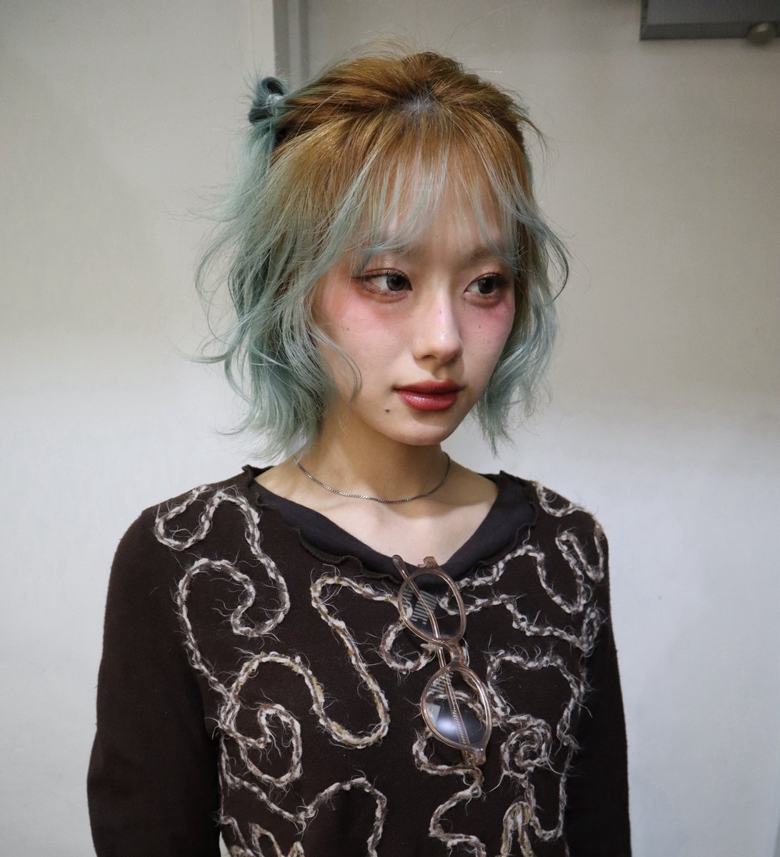 n_n_oc's tweet photo. ほんで髪の毛がミント色でびっくり仰天する人がいますが、ミントはやってみると「あれ？意外と派手じゃないな」となるくらい肌馴染みが良いのでオススメです https://t.co/Tq6Z4nnirn