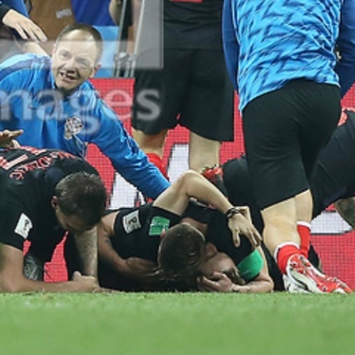whenyouebobo's tweet photo. #modrictwt #Rakidric While I wait for the match against England, I’ll look back on my favorite Croatia vs. England game.
Ivan is wearing the captain's armband, and you can recognize Luka by the hair tie on his wrist😜
4 photos: after sex https://t.co/aWqqgrazOJ
