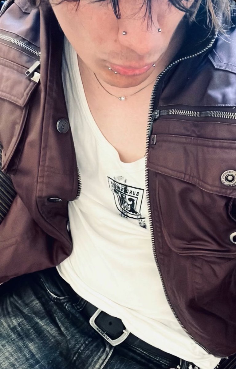hereticdread's tweet photo. Not new to #nsfwtwt mdni

I’m Evan!
He/him 21
Pansexual
Switch
Be my friend!
Like + follow 2 b moots!
#nsfw #nsfwtwt #moots #promotwt https://t.co/RjekX191N6