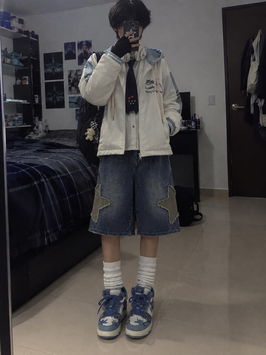 jaronafied's tweet photo. how pinterest sees me: 

-fashion 
-pantone
-mood 
-food

I JUST LAUGHED SO HARD https://t.co/ckzHcctnYh