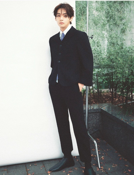 AboutMusicYT's tweet photo. Taehyung looks handsome in new photos for Celine. https://t.co/RmlzFQeOp9