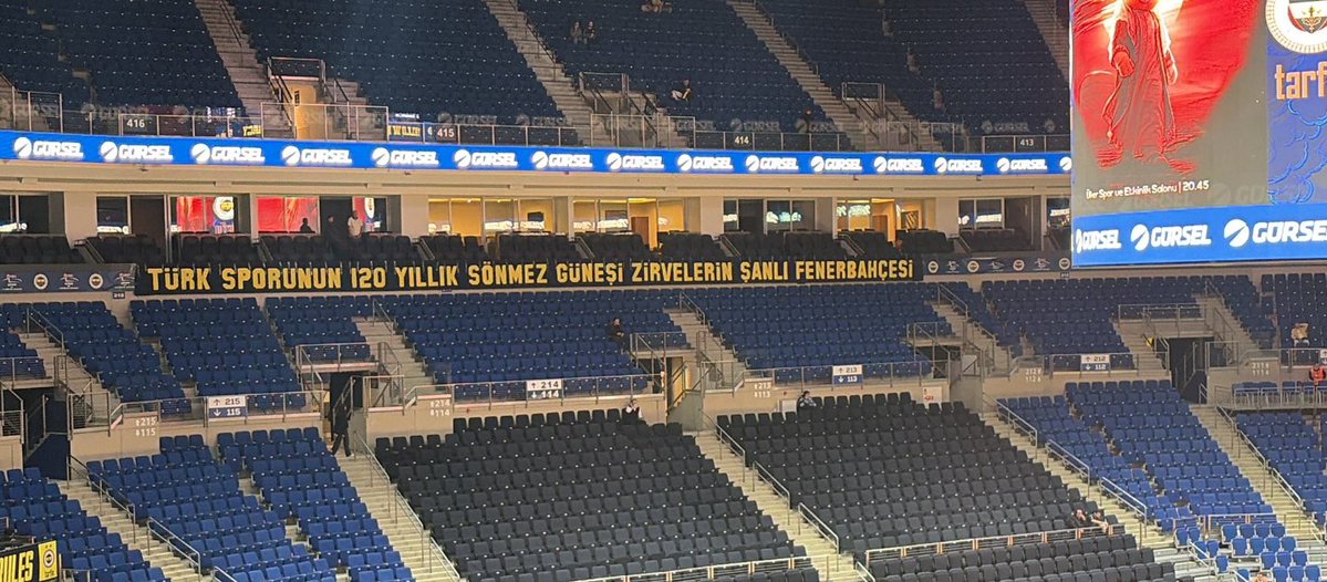 TimeisBJK's tweet photo. Bunu da çalmazsınız aq ya hahahahahhaha dorukların değil de zirvelerin yazmış ölücem. https://t.co/dcnrWDi7R6