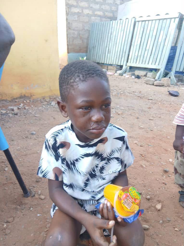 Nanaezze's tweet photo. Another Missing Child has been Found 

A young boy, believed to be between 5 and 7 years old, has been found at All Weather in Tema New Town.

According to Mr. Buabeng, who currently has the child with him, the boy has been unable to mention his name or communicate with anyone and has only been crying.

If you know this child or can help identify his parents or family, please call:

📞 053 742 2049
📞 024 258 9551

Do well to share widely so we can help reunite the child with his family.