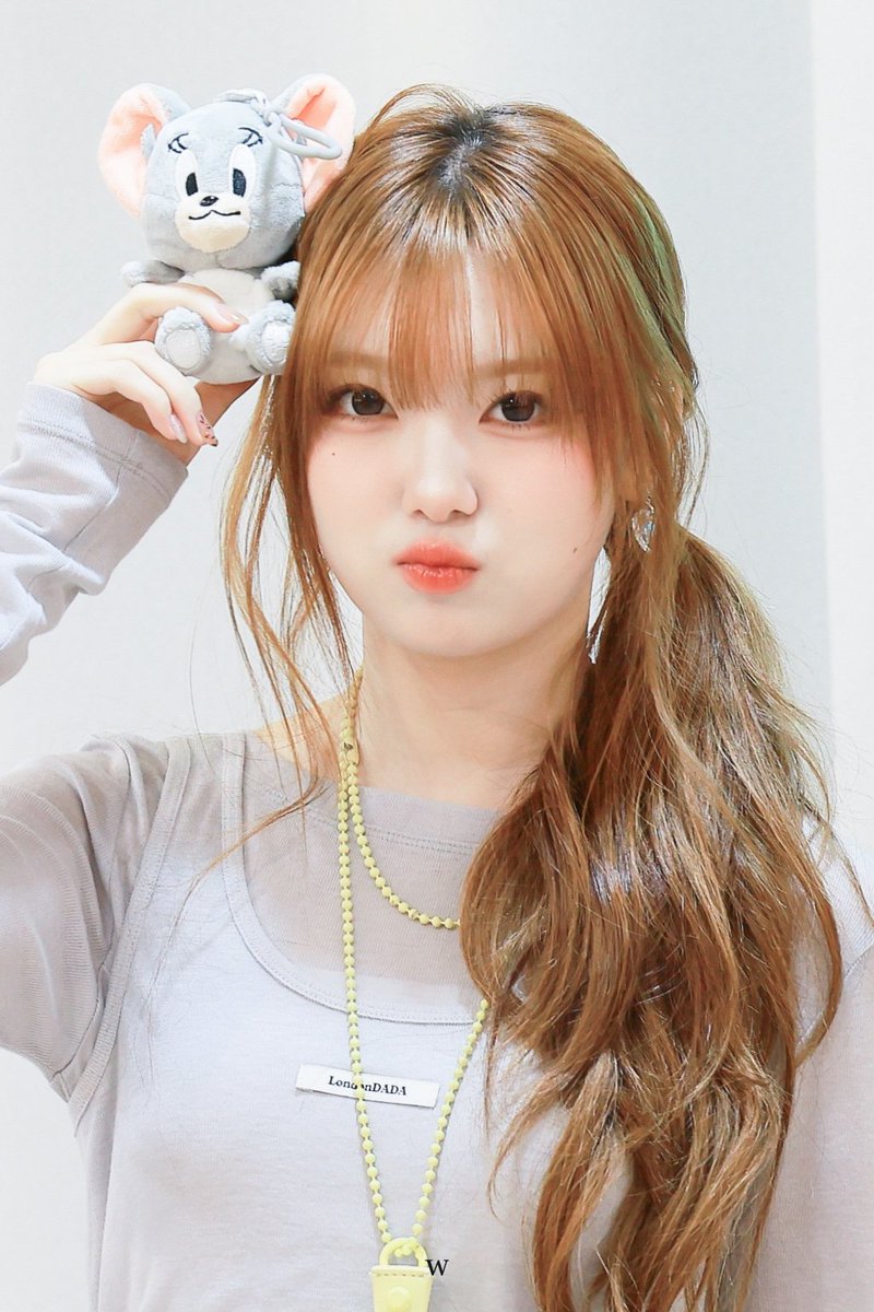 w_wwwvv's tweet photo. 261003 😉
#유스피어 #USPEER #채나 https://t.co/AnIXWKVyvo