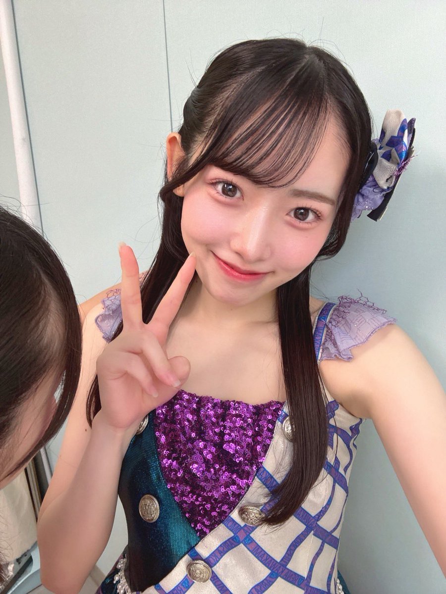 nmb48_zenchan's tweet photo. 高橋樹奈を好きな理由‼️

1️⃣自撮りに必ず写り込んでくる。
(写真が使えないですやめてください)

2️⃣かわいいと褒めたら威嚇してくる。
(かわいすぎるだろ)

3️⃣人の携帯で勝手に自撮りをする。
(最近携帯の容量がなくなってきました)

4️⃣修学旅行にぜんけを連れて行く。
(会えないのが寂しいらしいです) https://t.co/bsjwGCx5ar