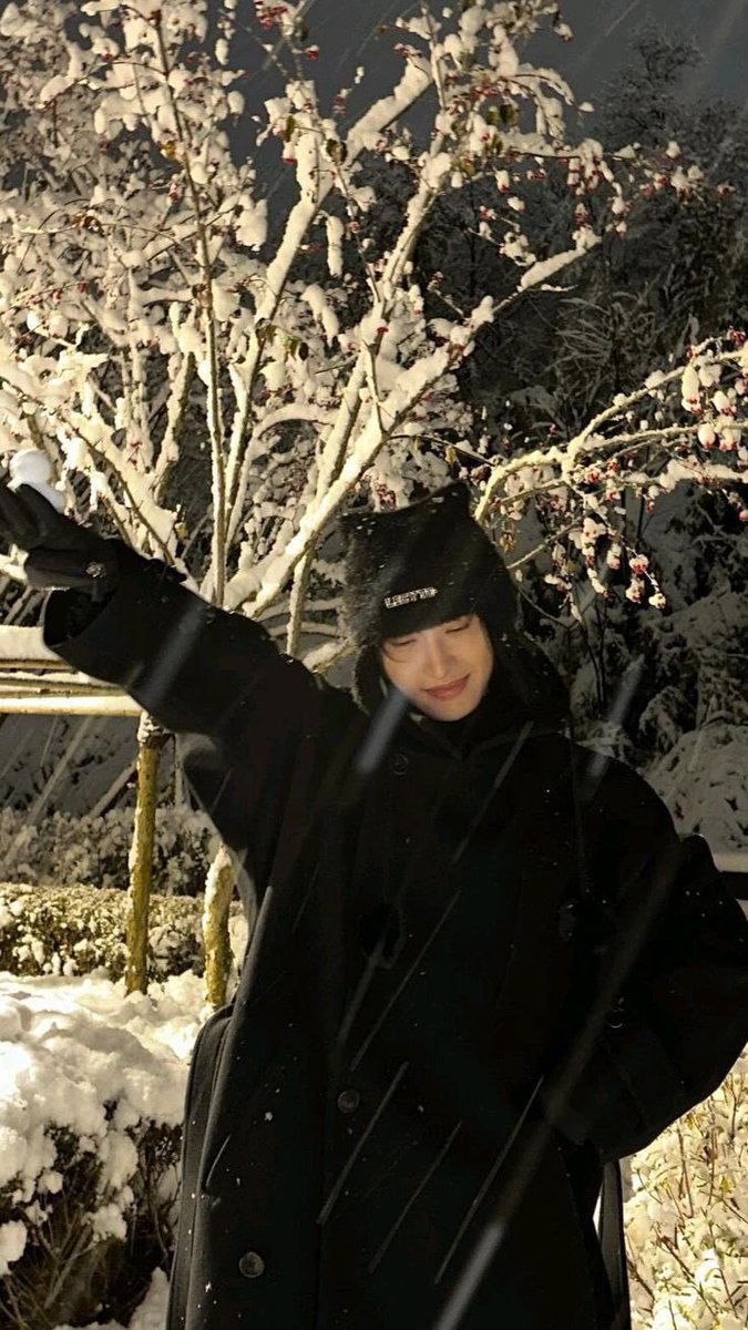 ddangmong_ii's tweet photo. 진짜 성화랑 한겨울에 눈 맞고싶다
 항상 사랑해 성화야❤️ https://t.co/KZkeB2kIxc