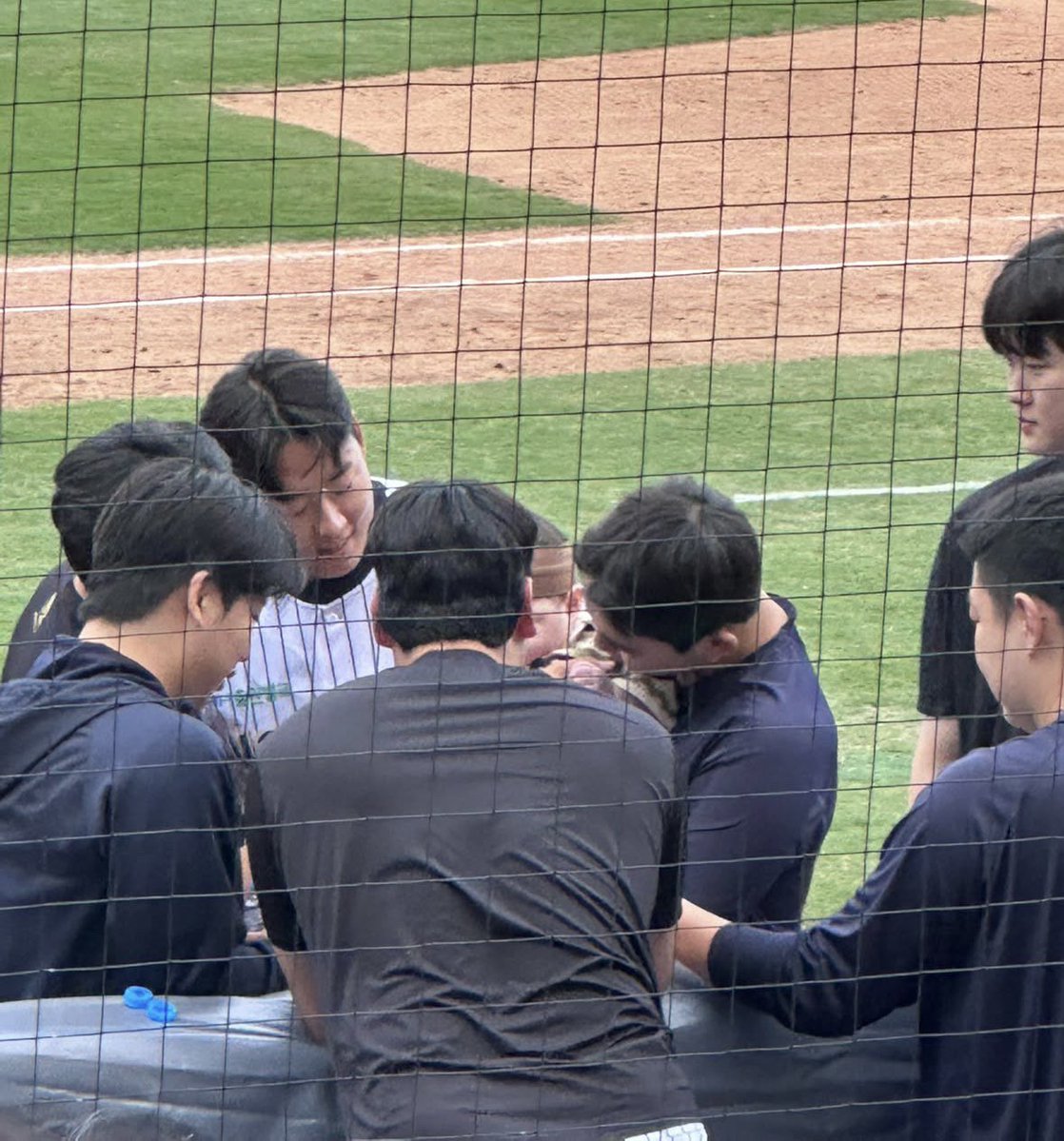 luvddazi's tweet photo. 👼🏻에게 시선집쭝 🤍 … 🤍 https://t.co/NSBkpBPRnS