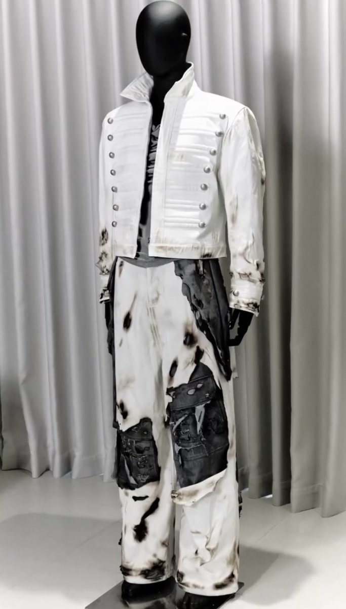 jungkooksstyle's tweet photo. Jungkook with special custom-made designs from LJIN at BTS WORLD TOUR ‘ARRANG’ 2026 in Bogotá, Colombia.
-
#BTS_WORLDTOUR_ARIRANG  #jungkook #bts #bangtan #btsjungkook #jeonjungkook #jungkookstyle #전정국 #정국 #jk https://t.co/pATZntM7w9