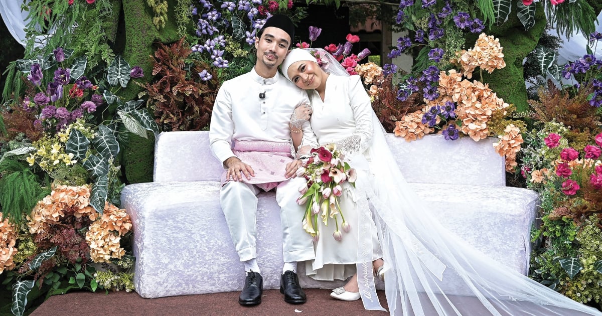 hmetromy's tweet photo. #RapXtra "Sebelum ini saya sering terfikir angka 30 atau 31 tahun adalah usia yang sesuai untuk kahwin, tapi selepas mama meninggal, perancangan ini berubah.
https://t.co/Vbs7YIsgKa https://t.co/fKGZTV0yXi
