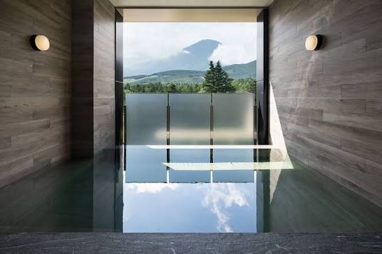 DestinaHotels's tweet photo. F1が開催されたこともある日本有数のレース場のそばに立つ高級リゾート「富士スピードウェイホテル」

実はハイアット系列なので、サーキットに興味無くても週末のラグジュアリー感を味わうにはもってこい。

車好きならサーキットビュー、景色重視なら富士山ビューの部屋を選ぶのがおすすめ。 https://t.co/ootp98o7lT