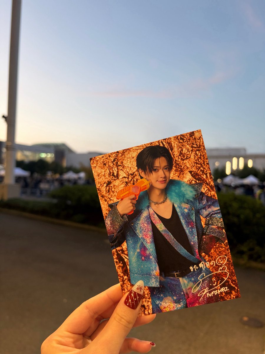 rina_fmnr's tweet photo. 10/3 BUDDiiS 無限大LOVE!!! リリイベ　

初めてのリリイベでFUMINORIくんの個別お渡し会✨️💚
距離が思ってたより近くてびっくりしてFUMINORIくんの「また会える？」を3回ぐらいスルーしちゃったのはほんとに申し訳なかった😭

#FUMINORI https://t.co/WLwW0c5DWI