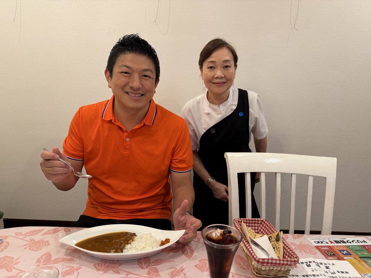 jinkamiya's tweet photo. 熊本の宇土市につきました。
時間があるので候補者の
門内こうきさんが経営する
喫茶店で門内さんのお母さんに
カレーライスを出していただきました！

また腹ごしらえしてから
応援演説です。 https://t.co/s6FimcNZD1