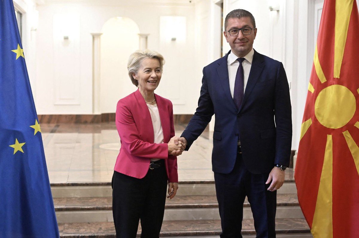 ElenaAndrej59's tweet photo. 🇲🇰 Денес Скопје повторно е во фокусот на Европа. По посетата на Фон дер Лајен, разговорите за европскиот пат на Македонија продолжуваат. 🇪🇺

#Македонија #ЕУ
I https://t.co/TYbBfoyQJq