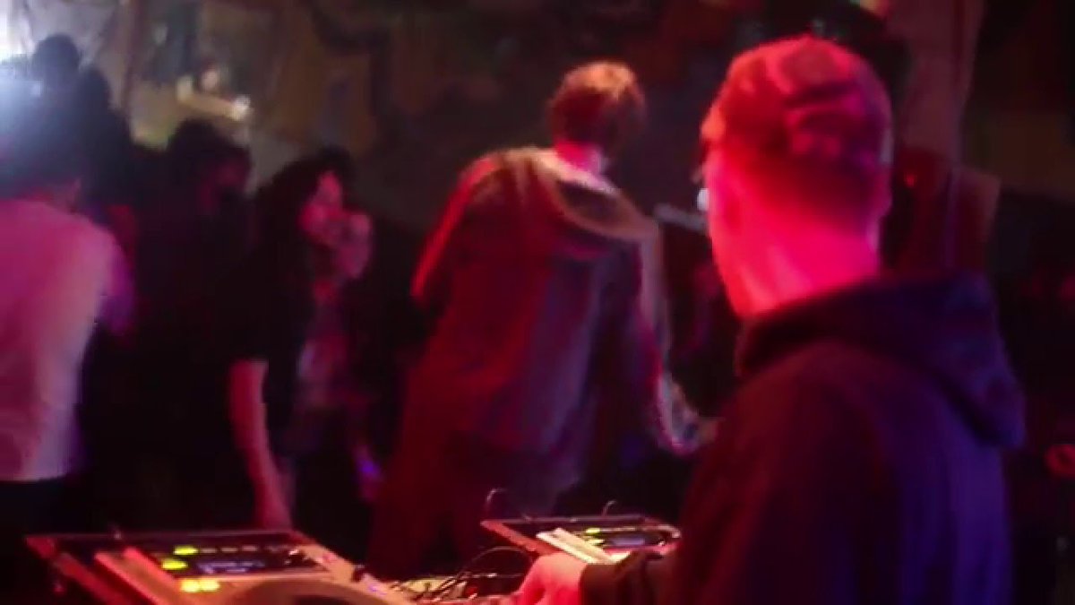 Dubateers's tweet photo. TUNE OF THE DAY / ARCHIVE VIDEO 🔊 One Day — Zareb &amp; Dubateers. Filmed in Granada, Spain and produced from the Dubateers One Day album. Watch the official video: https://t.co/UsZbZNjK69 #Dubateers #Zareb #Reggae #UKDub https://t.co/S6PZ54a4t2