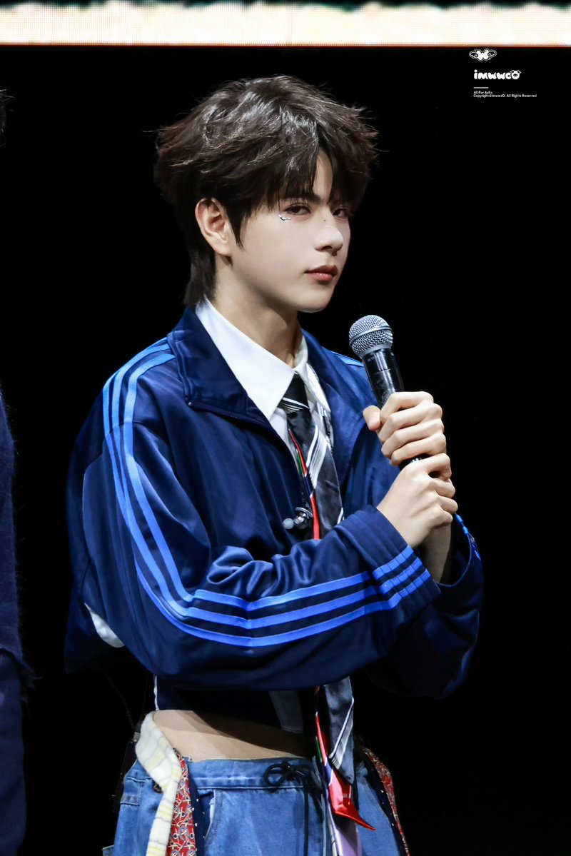 hannawithanh_'s tweet photo. im afraid i will never shut the fck up about this

#lyusitong #aylio https://t.co/ZIQcQRX68s