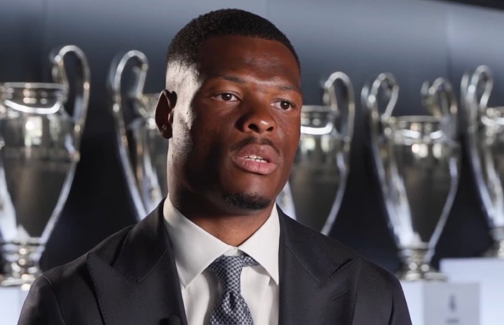 FCIMz_'s tweet photo. 🎙️| دومفريس لاعب ريال مدريد

إنتر؟ أتابع كل شيء وما زلت أتحدث مع زملائي السابقين. أنا على تواصل مع العديد من اللاعبين، وعندما يسجل إنتر أكون سعيدًا جدًا من أجلهم. هذا الأمر لن يتغير أبدًا. أتحدث كثيرًا مع ماركوس، وما زلنا نقوم بالمقالب نفسها، وهو يخبرني بكل شيء. https://t.co/uZApTJvsKJ