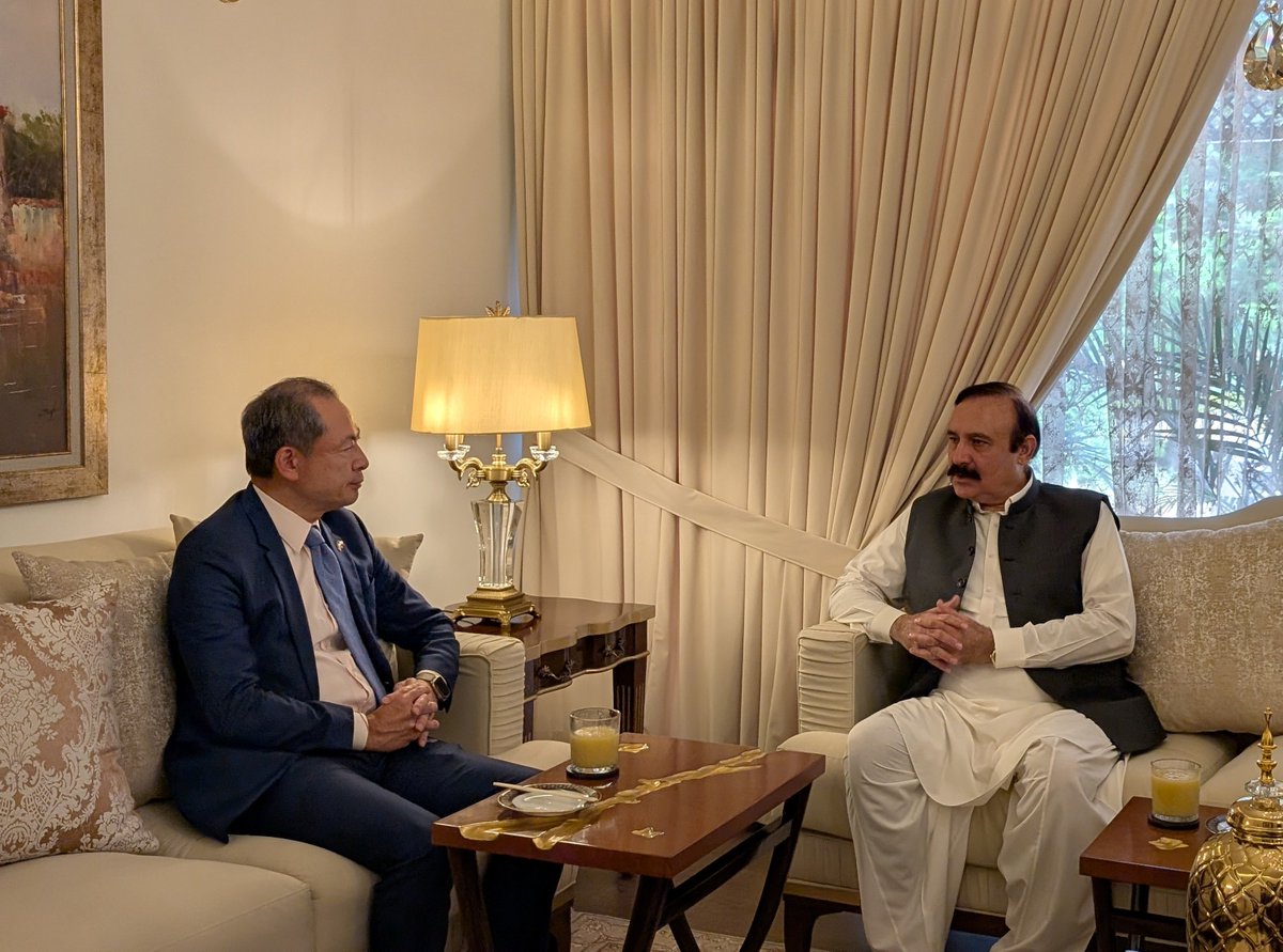 JapaninPak's tweet photo. Ambassador AKAMATASU was welcomed by Minister for Parliamentary Affairs Tariq Fazal Chaudhry (@DrTariqFazal) at his residence. They exchanged views on a wide range of issues, including Japan-Pakistan bilateral relations, the regional and international developments.
#JapanPakistan https://t.co/cXAYHea7Qr