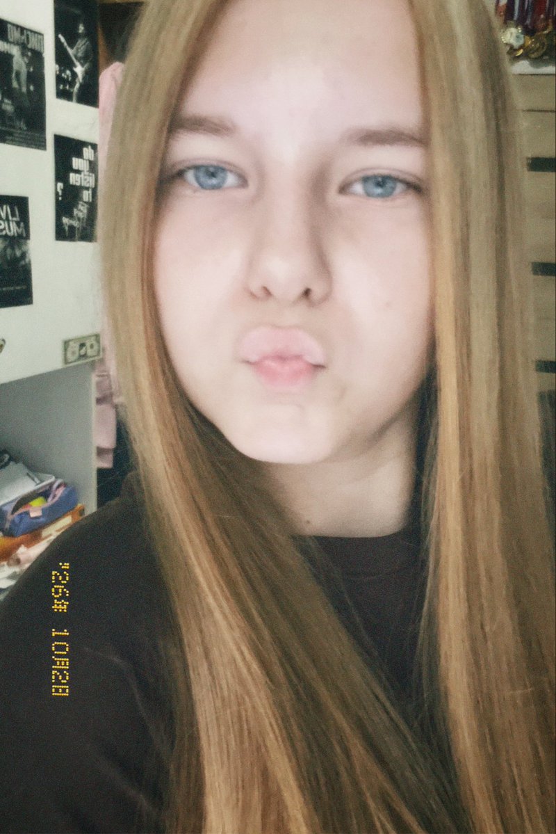 laymovagg's tweet photo. autumn вайбы, льет дождь, хочу спат😙 https://t.co/GqYOEQEbrc