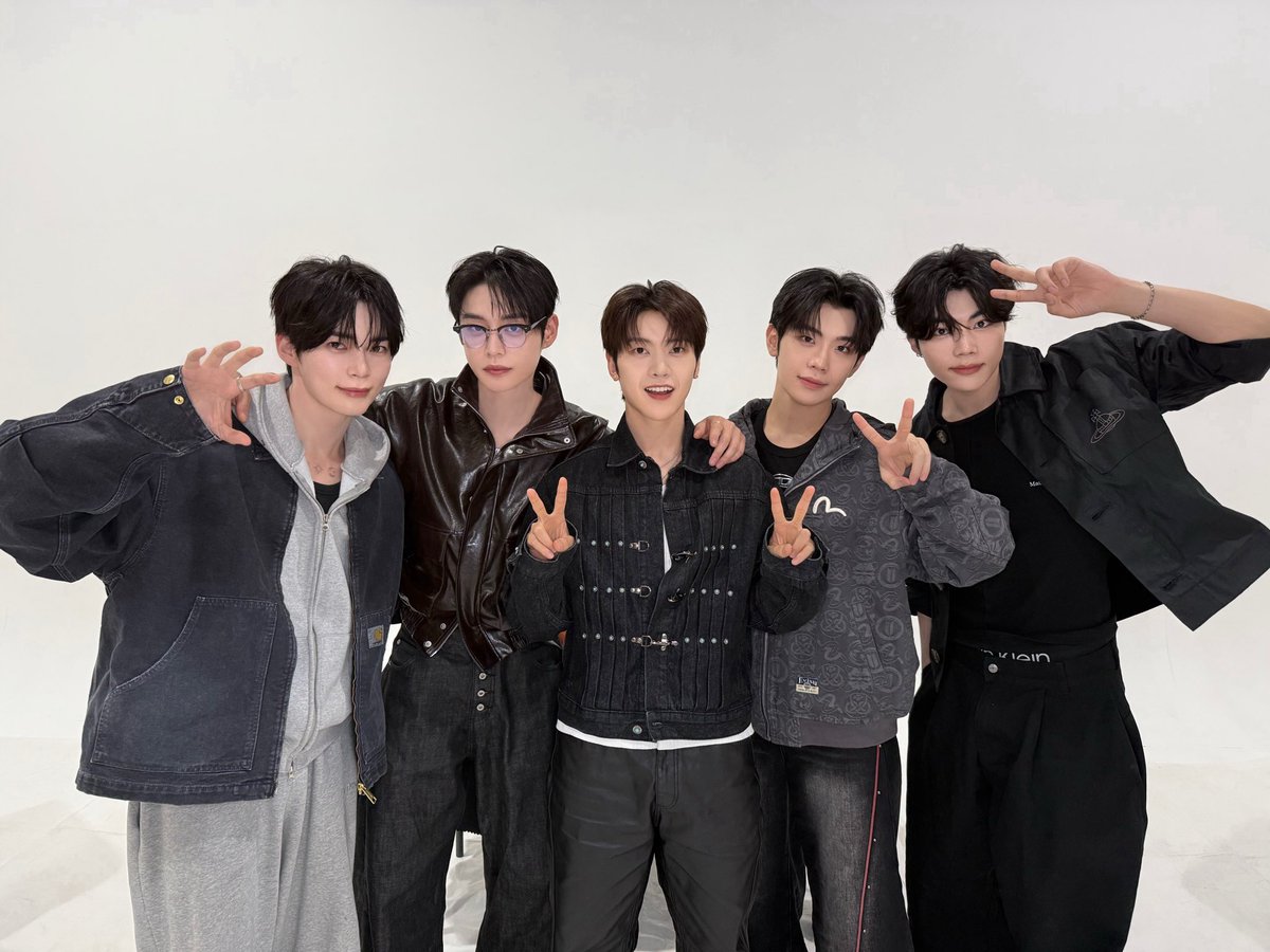 jay_121400's tweet photo. 멤버들끼리도 오랜만에 만났겠다🥹 https://t.co/PFc8sPaYrS