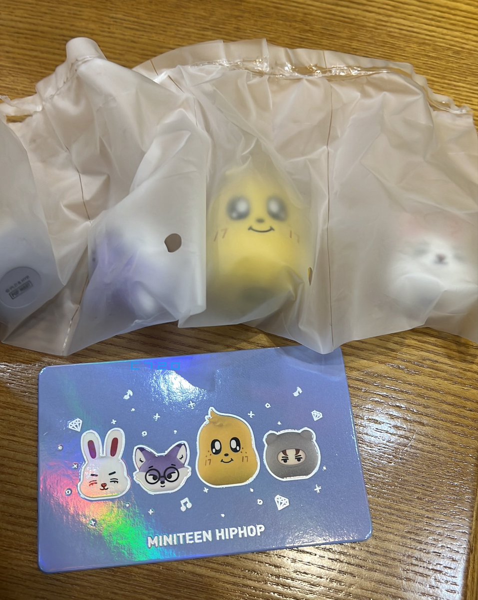 9yuumim's tweet photo. 여러분저 팝마트가서 미니틴삿는데 1트만에 힙합팀나왓어요 갑자기 온세상이 행복해짐❤️😘 https://t.co/Bw3tekt5nG